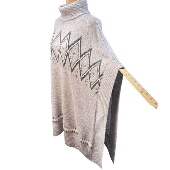 Orvis Wool Cashmere Nordic Fair Isle Poncho Cape Sweater Gray Diamond One Size - Picture 4 of 13